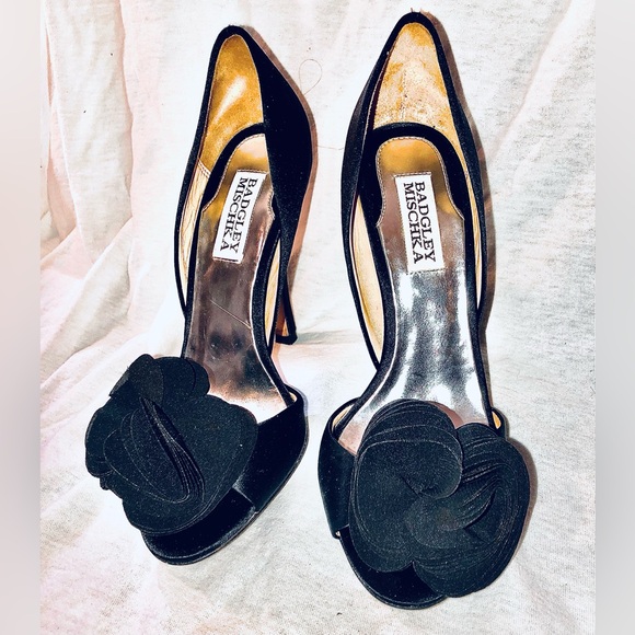 BADGLEY MISCHKA•SIZE-6•BLACK•HEELS•FLORAL ACCENT - Picture 15 of 16